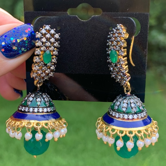 Bell Shape Rhinestone & Pearl Fringe Shaker Earrings - Picture 11 of 12